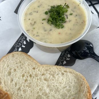 Bear Flag Fish - Clam chowder - Seafood Markets Near Me - Newport Beach, California Bear Flag Fish - Clam chowder - Seafood Markets Near Me - Newport Beach, California