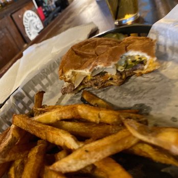 Anchor Bar - Jalapeño Burger - Bars Near Me - Superior, Wisconsin