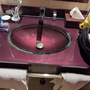 Augusta Lucilla Palace - Sinks were odd when we stayed 15 years ago. Time hasn't improved them. - Hotels Near Me - Rome, RM