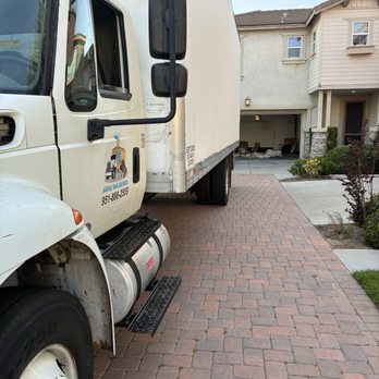 Duffle Bag Movers - Movers Near Me - Wildomar, California Duffle Bag Movers - Movers Near Me - Wildomar, California
