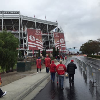 Levi's Stadium - Walking in the rain - Stadiums & Arenas Near Me - Santa Clara, California Levi's Stadium - Walking in the rain - Stadiums & Arenas Near Me - Santa Clara, California