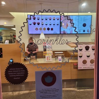 Sprinkles Georgetown - Entrance - Bakeries Near Me - Washington, DC, District of Columbia