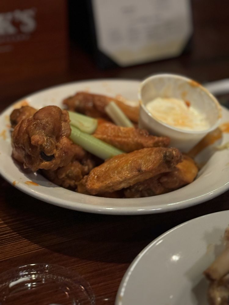 Social spots from Madra Rua Irish Pub