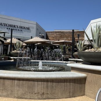 SOCO & The OC Mix - Shopping Centers Near Me - Costa Mesa, California SOCO & The OC Mix - Shopping Centers Near Me - Costa Mesa, California