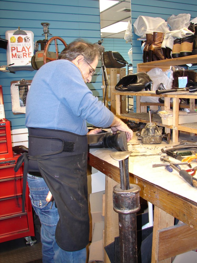 CHARLIE’S SHOE REPAIR Updated September 2024 117 New Jersey Ave