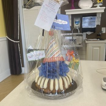 Nothing Bundt Cakes - Happy Bundt'day 8" Decorated Bundt Cake - Desserts Near Me - St Paul, Minnesota Nothing Bundt Cakes - Happy Bundt'day 8" Decorated Bundt Cake - Desserts Near Me - St Paul, Minnesota