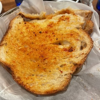 Mamma Lucia Rockville - Complimentary bread - Italian Near Me - Rockville, Maryland