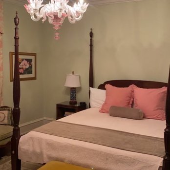 Grandiflora Bed & Breakfast - Room - Bed & Breakfast Near Me - Laurel, Mississippi