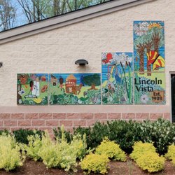 Lincoln Vista Park - Cool mural on the rec center
