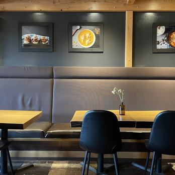 Whitetooth Mountain Bistro - Seating - Breakfast & Brunch Near Me - Golden, British Columbia