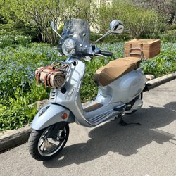 Arlington Motorsports - Vespa Primavera Picnic