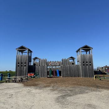 Heap's Giant Pumpkin Farm - Pumpkin Patches Near Me - Minooka, Illinois