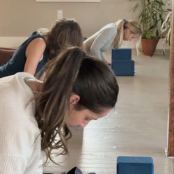 Ocean Bliss Yoga - Flow and let go.