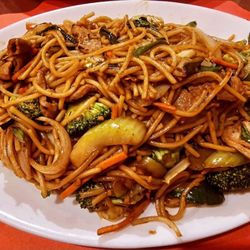 Cheng Family - Lo mein with pork