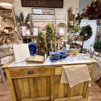 Southern Attic - Beautiful Booth! - Antiques Near Me - Fuquay-Varina, North Carolina
