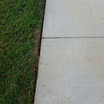 Alabama Lawn Care Experts - Bad edging - Lawn Services Near Me Alabama Lawn Care Experts - Bad edging - Lawn Services Near Me