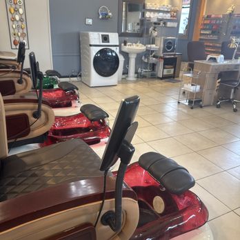 Nails 2 C - Nail Salons Near Me - Canby, Oregon