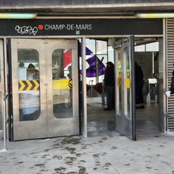 Metro Champs-de-Mars - Entrance
