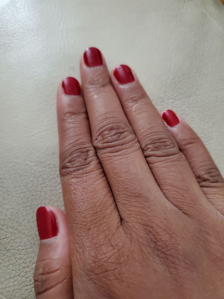 Silver Nail Logo