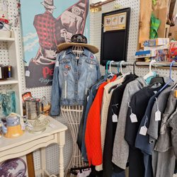 Nostalgia Estate Sales Vintage & Collectable Mall