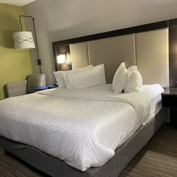 Holiday Inn Express & Suites Clear Spring