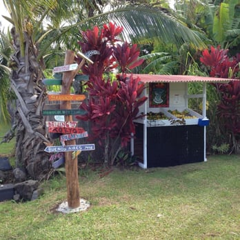 S&M's Fruit Stand - a variety of signs - Do-It-Yourself Food Near Me - Hāna, Hawaii S&M's Fruit Stand - a variety of signs - Do-It-Yourself Food Near Me - Hāna, Hawaii