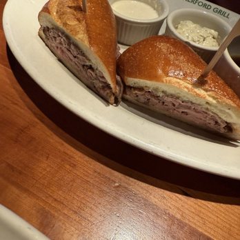 Rutherford Grill - American Near Me - Rutherford, California