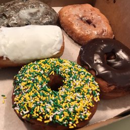 Fresh Hilltop Donuts!!! Fresh Hilltop Donuts!!!