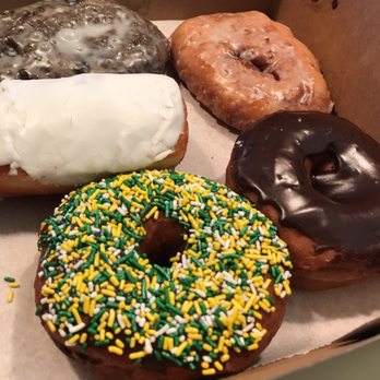 Hill Top Bakery - Fresh Hilltop Donuts!!! - Donuts Near Me - Kaukauna, Wisconsin Hill Top Bakery - Fresh Hilltop Donuts!!! - Donuts Near Me - Kaukauna, Wisconsin