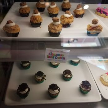 B.CANDY - Mini cupcakes - Candy Stores Near Me - Corona Del Mar, California B.CANDY - Mini cupcakes - Candy Stores Near Me - Corona Del Mar, California