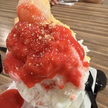Casa De Pho & Tacos - Japanese Shaved Ice strawberry - Vietnamese Near Me - Canoga Park, California