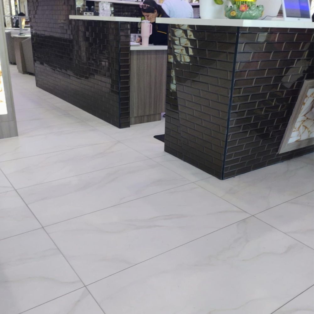 Front desk. Front desk.