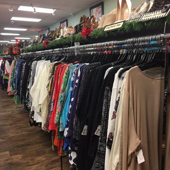 Style Encore - Stuart - Everything is very organized and well labeled - Women's Clothing Near Me - Stuart, Florida