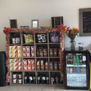 Dunkin' - Plaza Midwood - Take out, Christmas decor mode - Coffee & Tea Near Me - Charlotte, North Carolina Dunkin' - Plaza Midwood - Take out, Christmas decor mode - Coffee & Tea Near Me - Charlotte, North Carolina