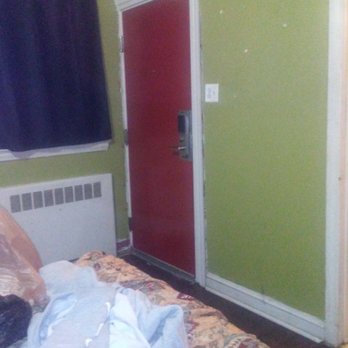 Hollywood Motel - Clearly door has previously been kicked in - Hotels Near Me - New Castle, Delaware Hollywood Motel - Clearly door has previously been kicked in - Hotels Near Me - New Castle, Delaware