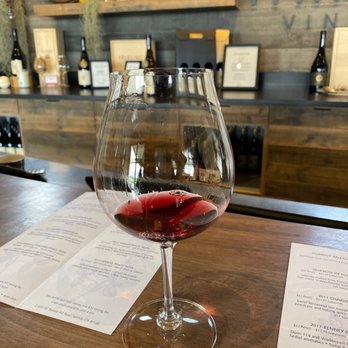 Fairsing Vineyard - New Pinot Nior - Wine Tasting Room Near Me - Yamhill, Oregon Fairsing Vineyard - New Pinot Nior - Wine Tasting Room Near Me - Yamhill, Oregon