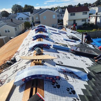 ProMaster Roofing - Shingles going up - Roofing Near Me ProMaster Roofing - Shingles going up - Roofing Near Me