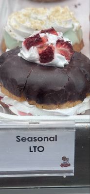 Randy's Donuts by null