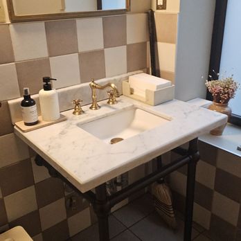 Bedford Studio - Bathroom - Coffee & Tea Near Me - New York, New York