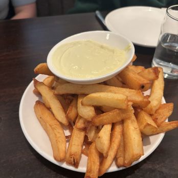 Chez Ma Tante - Chips & aioli - New American Near Me - Brooklyn, New York