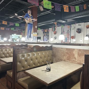 Carisilo's Mexican Restaurant - Mexican Near Me - Collinsville, Illinois