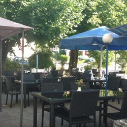 Ristorante Belvedere - Gartenterrasse unter den Kastanienbäumen