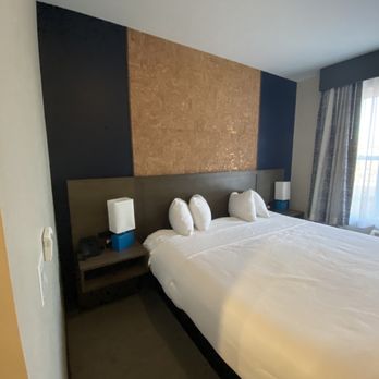 Scenic View Inn - Tiny but clean & functional, that's all we really needed - Hotels Near Me - Moab, Utah