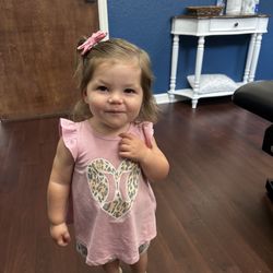 Bruce Chiropractic & Comprehensive Care - The staff took great care of the baby, and kept her entertained, while I was being treated