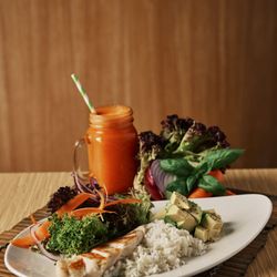 Pasapalo Restaurant - Healthy chicken combi
