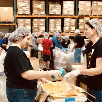 Lumos Arts Academy - Service at a local food bank. - Art Schools Near Me - Mesa, Arizona Lumos Arts Academy - Service at a local food bank. - Art Schools Near Me - Mesa, Arizona