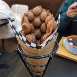 17°C Bubble Tea & Dessert Cafe - Plain chocolate bubble waffle
