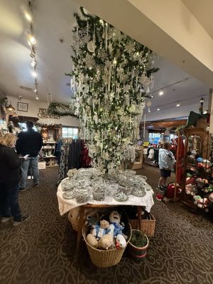 Grizzly Cafe by null