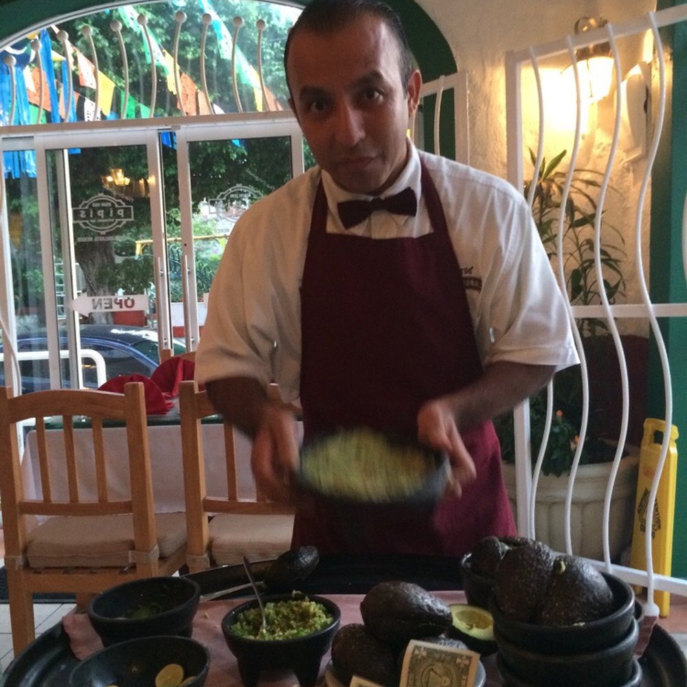Pipi's - Showing off the finished guacamole! - Mexican Near Me - Puerto Vallarta, JAL
