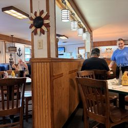 Hometown Family Restaurant - The dining room